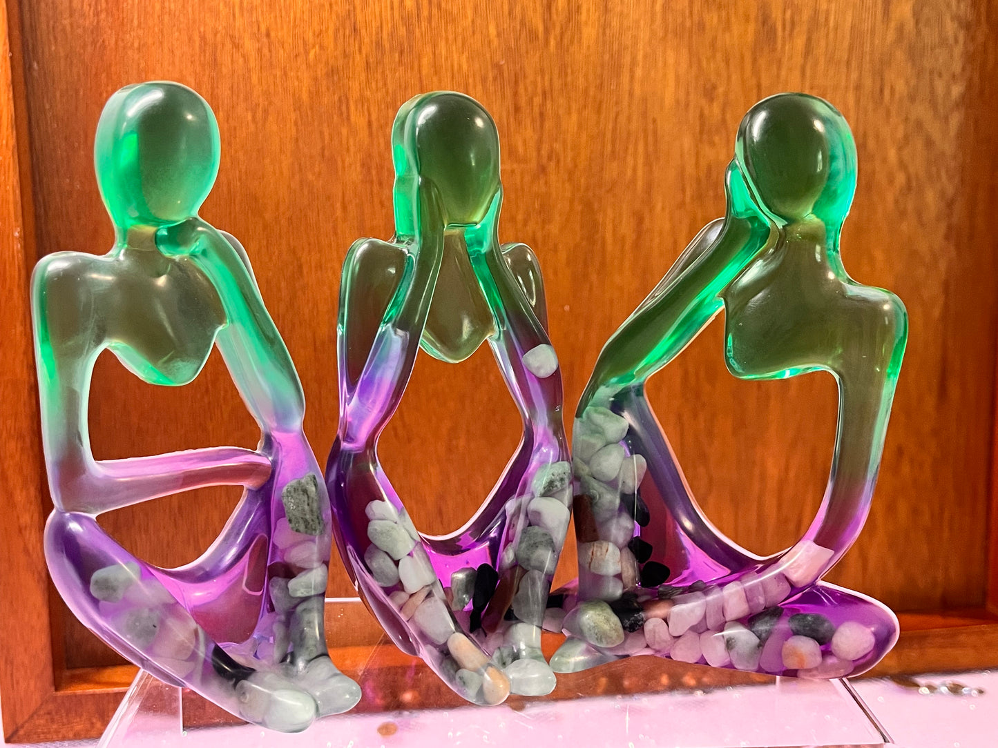 Thinking statue set