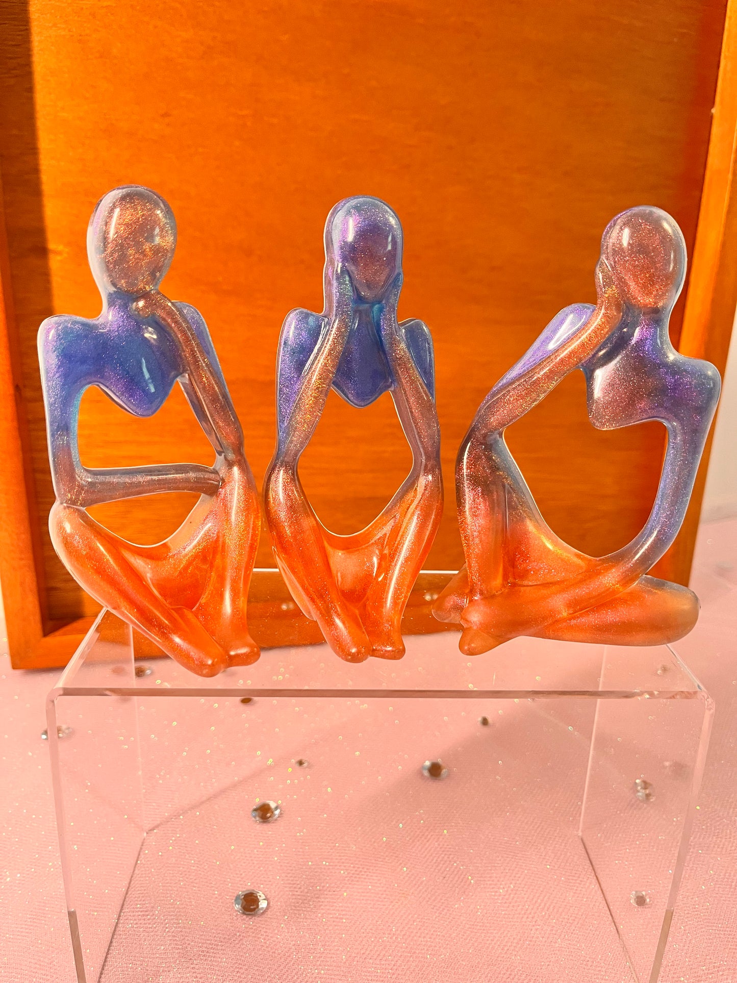 Color changing statue set